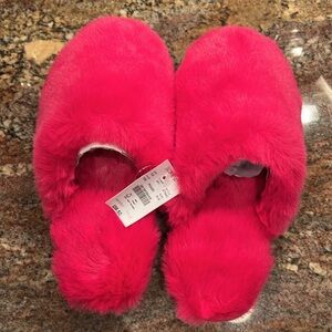 NWT J.Crew fuzzy holiday slippers! Size M or Wm 8